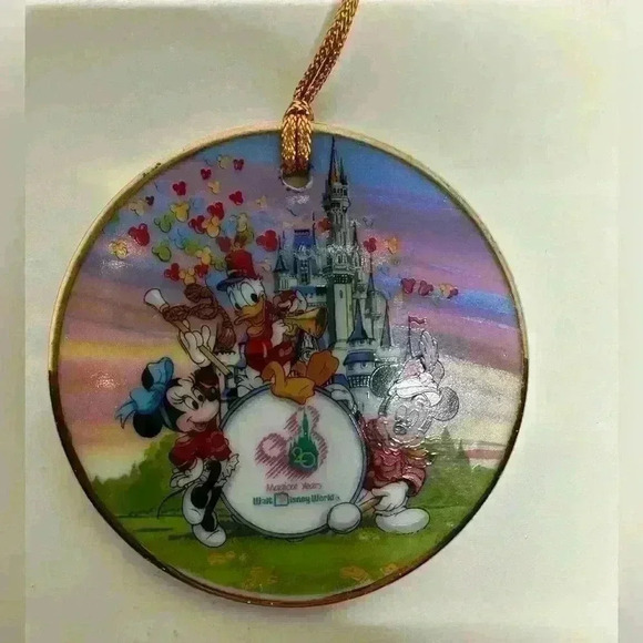 Vintage Walt Disney World Ornament 20 Magical Years 1971-1991 Christmas Mickey - Picture 3 of 3